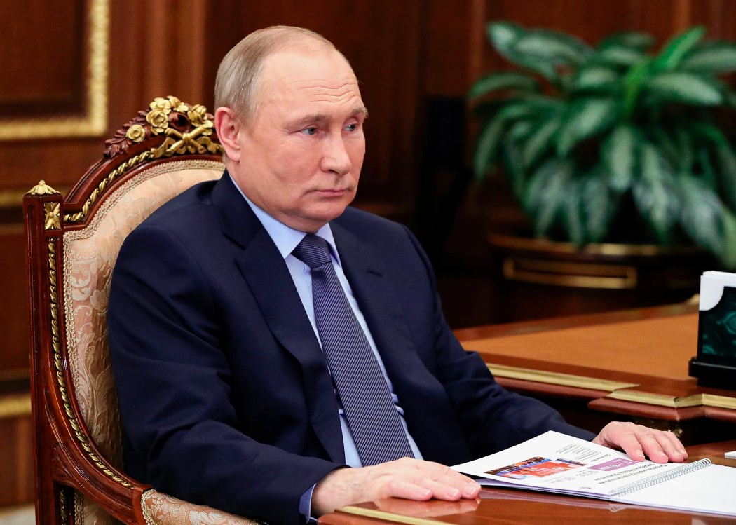 Путин: промышленность и ОПК в большом объёме сосредоточены в рамках «Ростеха»
 