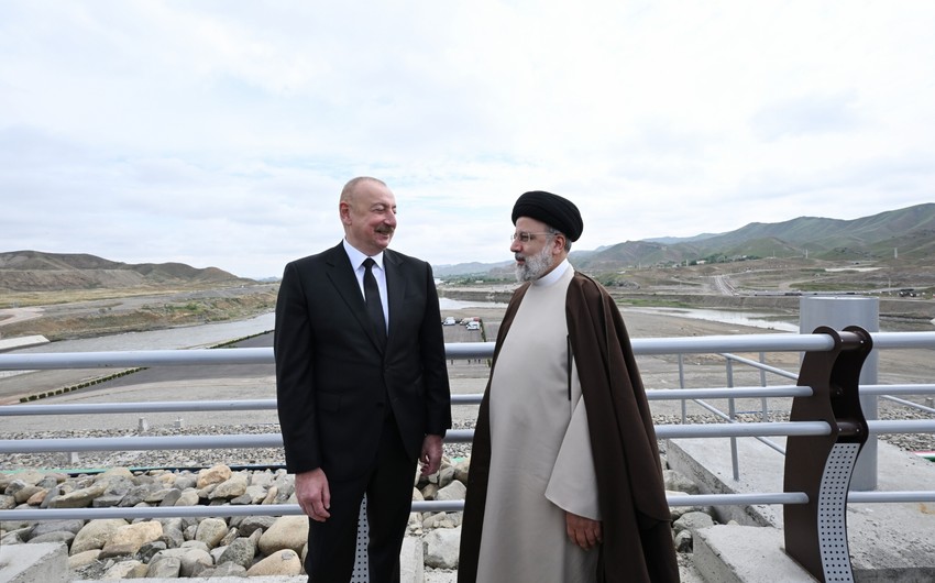 Президент Ильхам Алиев выразил обеспокоенность в связи с аварийной посадкой вертолета Ибрахима Раиси и предложил поддержку Ирану
 