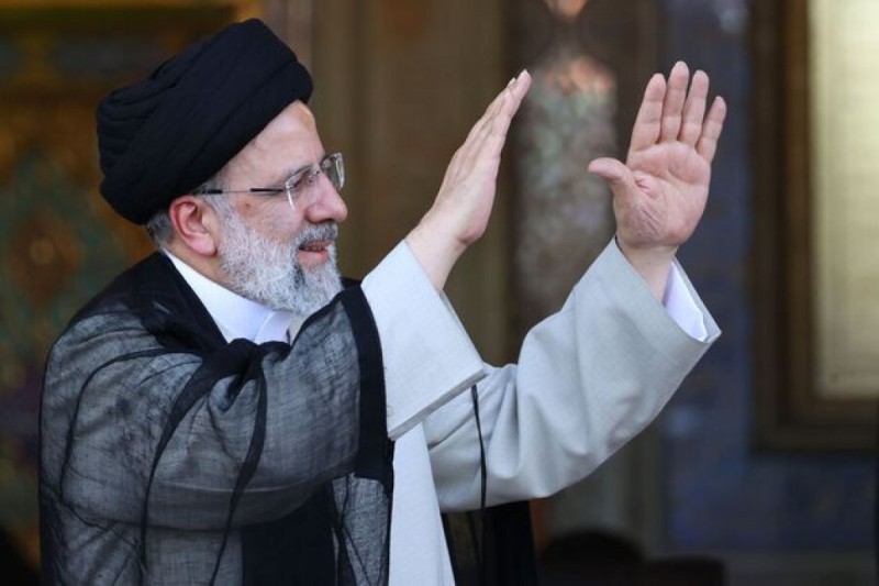 Reuters: Жизни президента и главы МИД Ирана находятся "под угрозой"
 