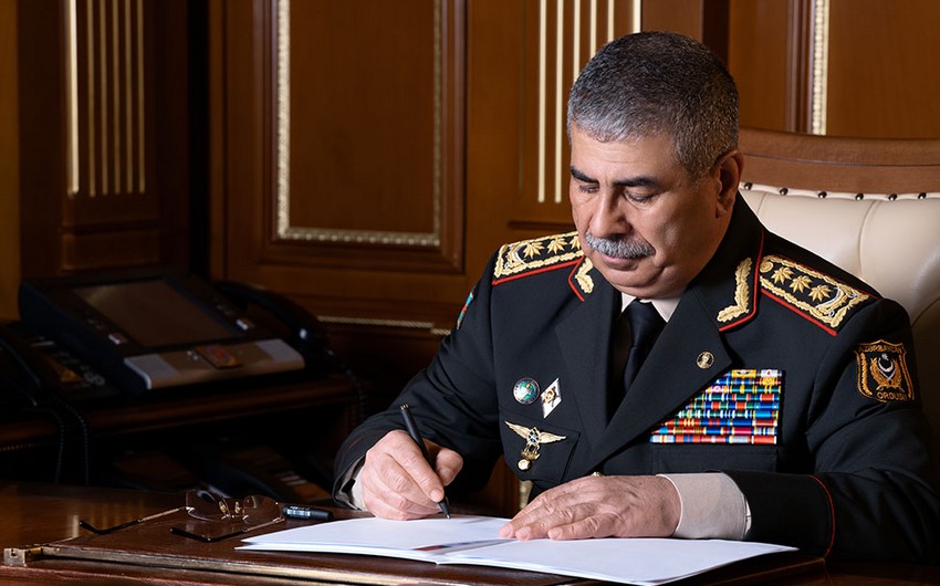 Министр обороны Азербайджана выразил соболезнования Ирану
 