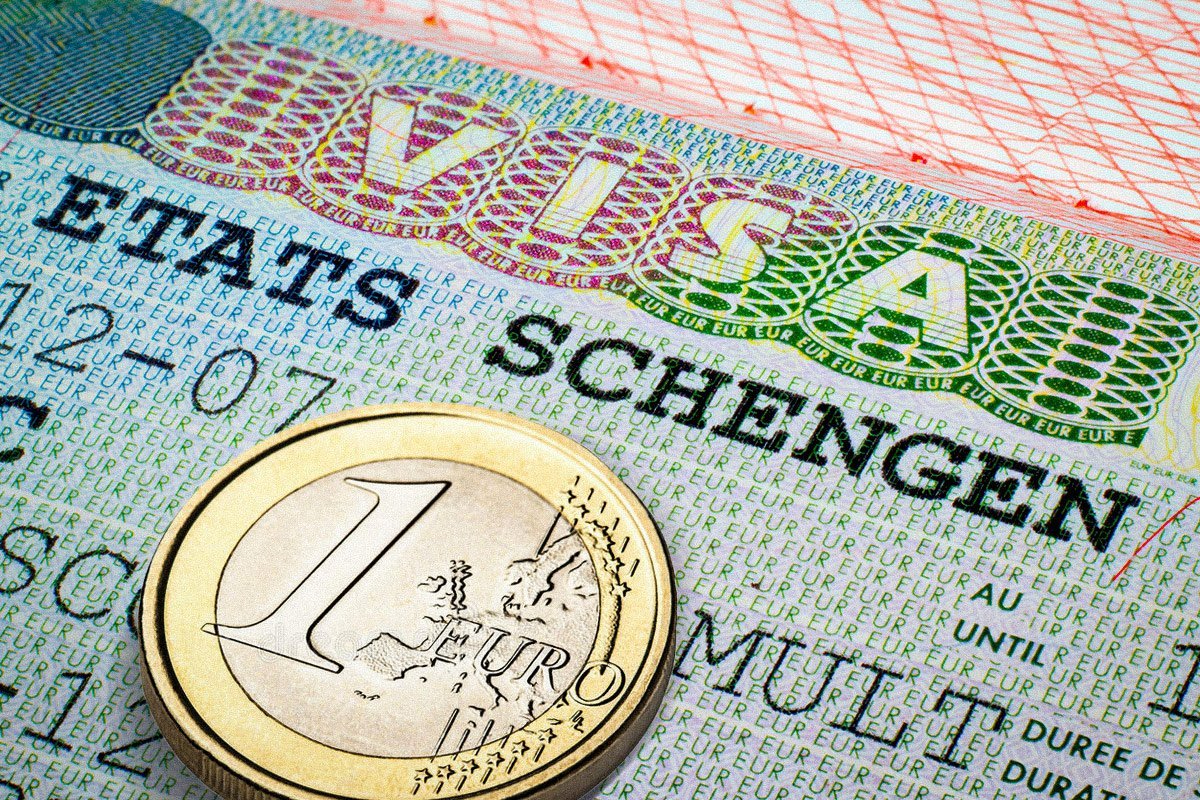 Шенгенская виза подорожает на 12%
 