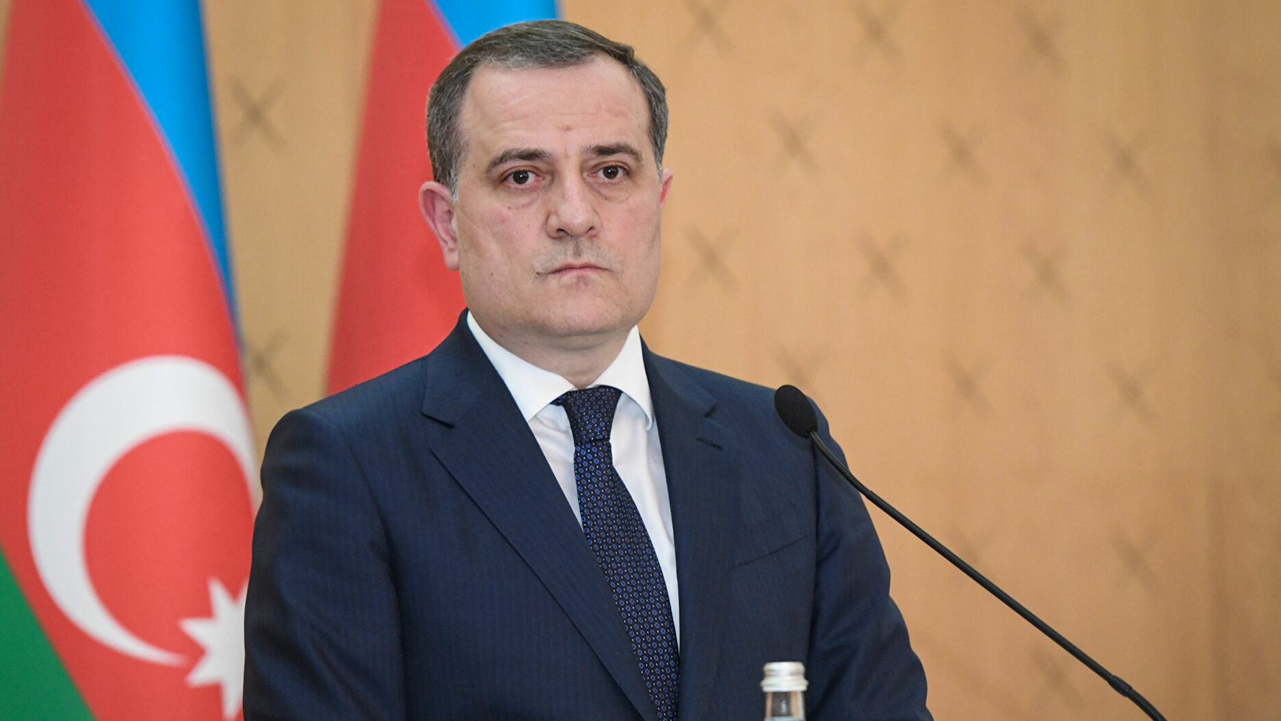 Глава МИД Азербайджана отбыл с официальным визитом в Кувейт
 