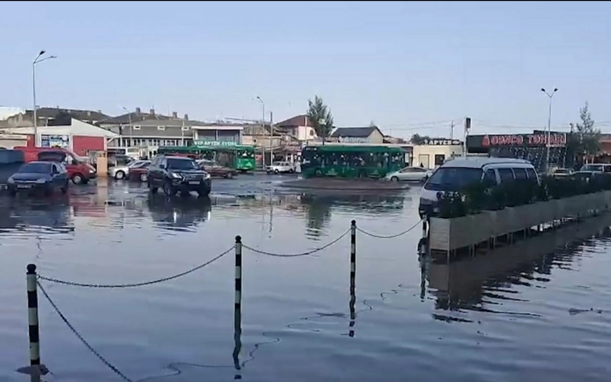 Проливные дожди затопили ряд территорий в Азербайджане - ВИДЕО