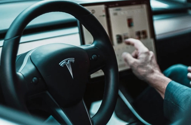 Tesla начала терять еще один европейский рынок
 