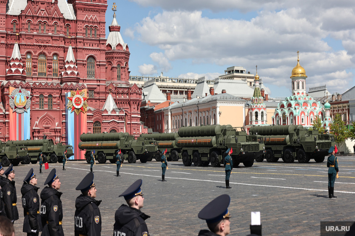 В Москве начался парад Победы
 