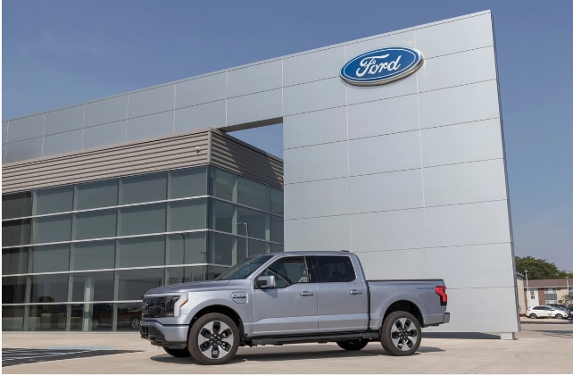 Ford приостановил работу на заводе в Чикаго из-за нехватки критически важных минералов
 