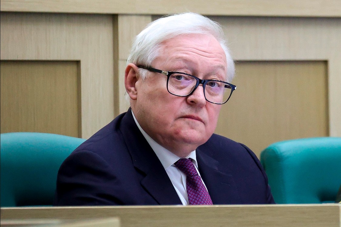 Рябков надеется на выход из прежних отношений с США "без битья посуды"
 