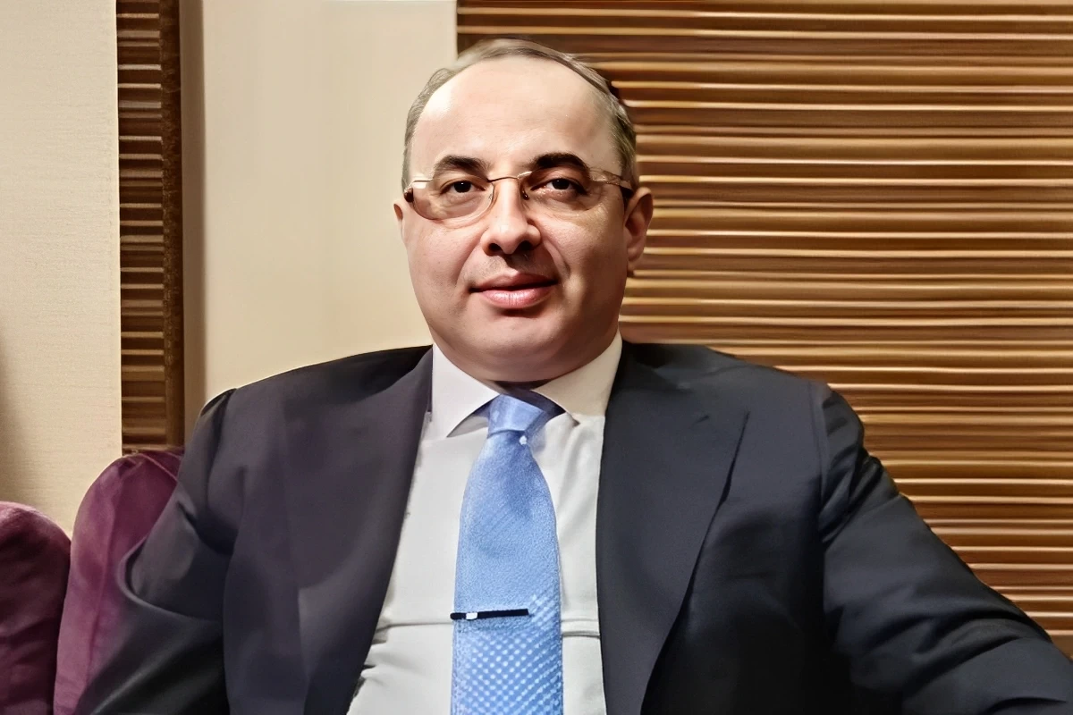 Экс-владелец сети магазинов İdeal Ильгар Исмайылов освобожден досрочно
 