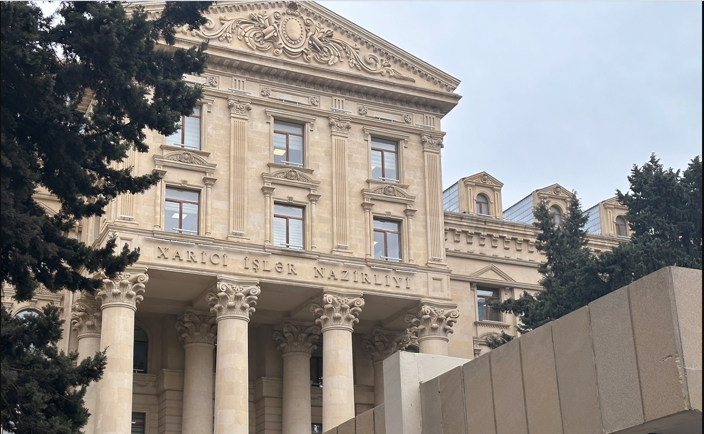 Официальный Баку: Выражаем поддержку территориальной целостности и суверенитету Сирии
 
