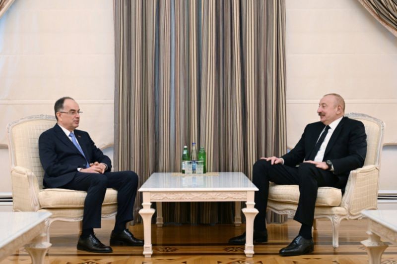 Президент Албании направил поздравительное письмо азербайджанскому лидеру 
 