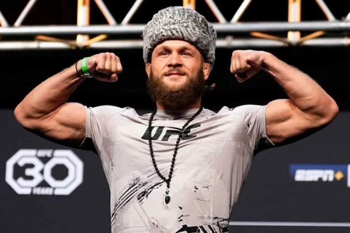Рафаэль Физиев назвал легковесов UFC с самым мощным ударом
 