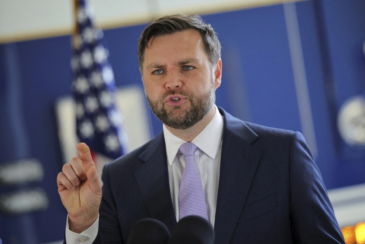 Вице-президент США:Зеленский получал от США миллиарды долларов, не имея реальной цели