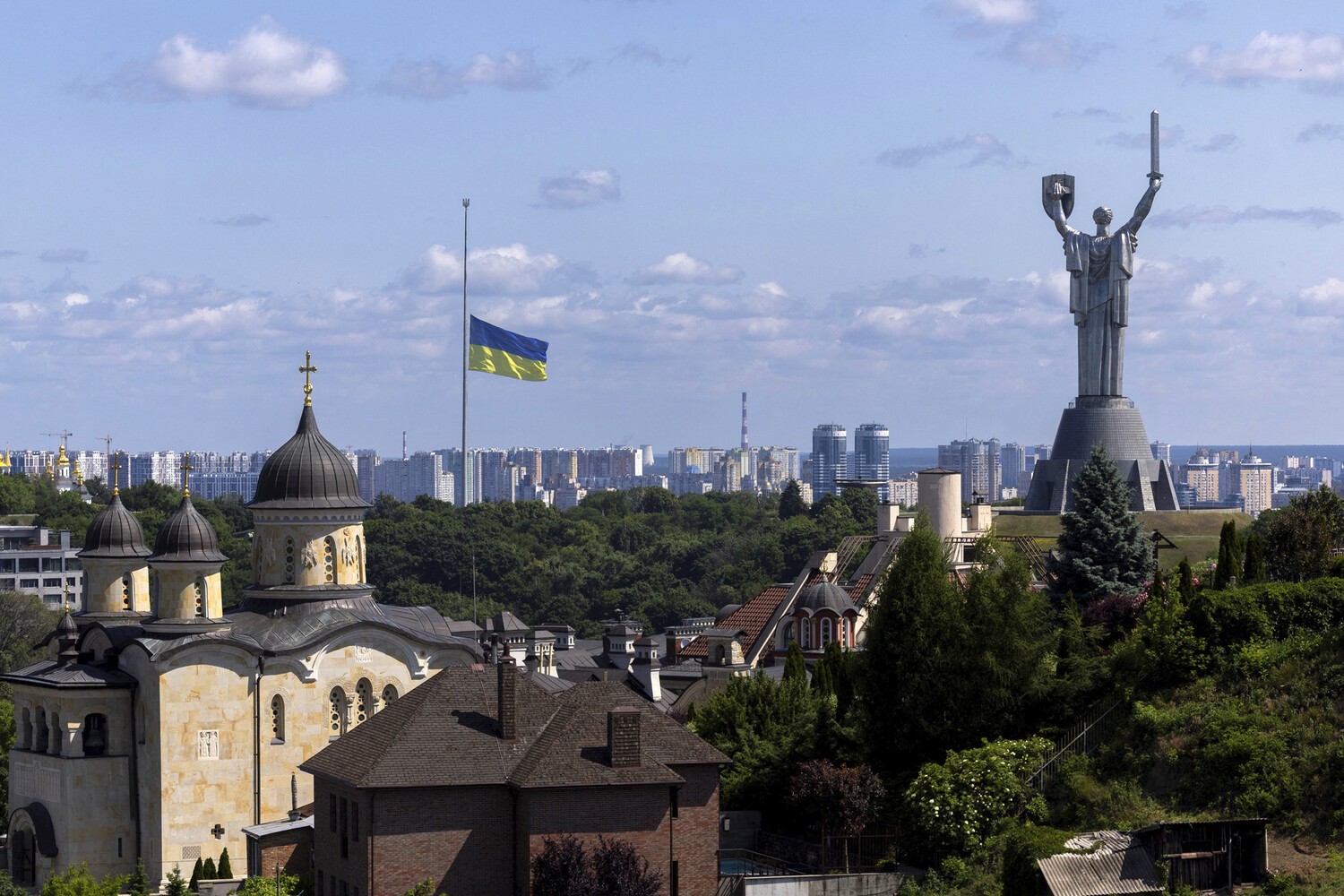 Bloomberg: на Украине начинают признавать необходимость уступить Донбасс
 