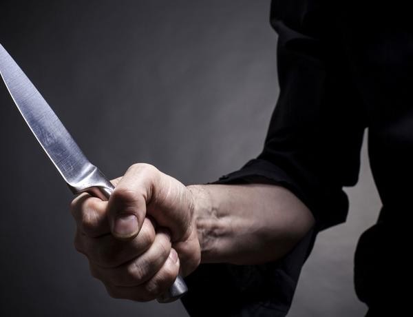 В Лерике 27-летнего мужчину ранили ножом
 
