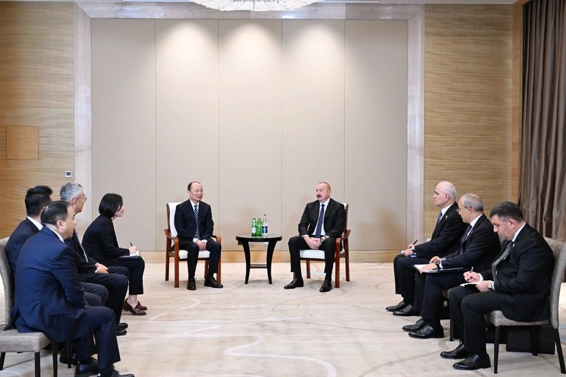 Президент встретился с председателем компании China National Chemical Engineering в Тяньцзине
 