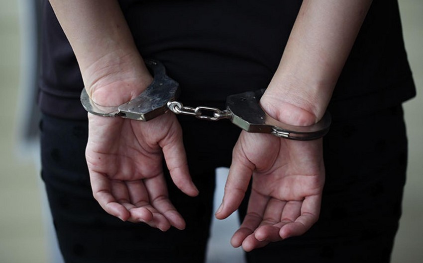 В Баку задержана 26-летняя женщина, угрозами завладевшая деньгами гражданина
 