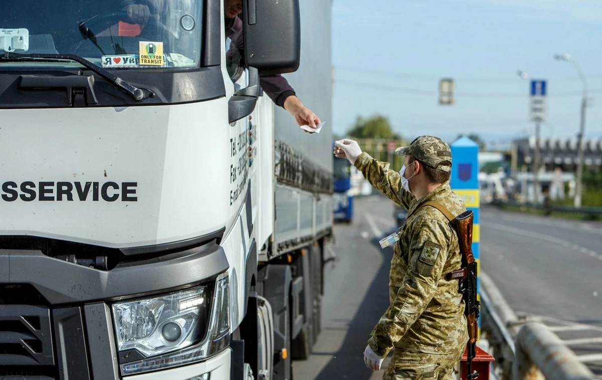 Азербайджан увеличил квоты на перевозки для Украины
 