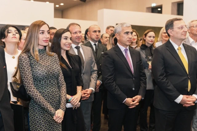 Лейла Алиева и Арзу Алиева приняли участие в открытии выставки МАМА "Мать-природа" в Берлине - ФОТО
 