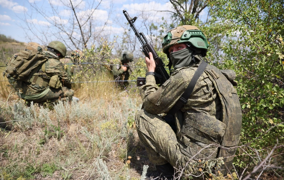 Российские войска взяли под контроль Ленино в Донецкой области
 