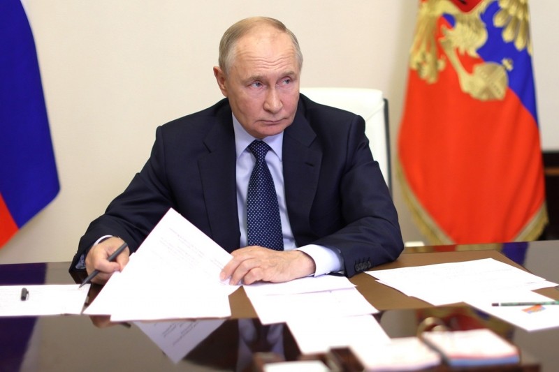 Путин поддержал идею полного запрета продаж вейпов в России
 