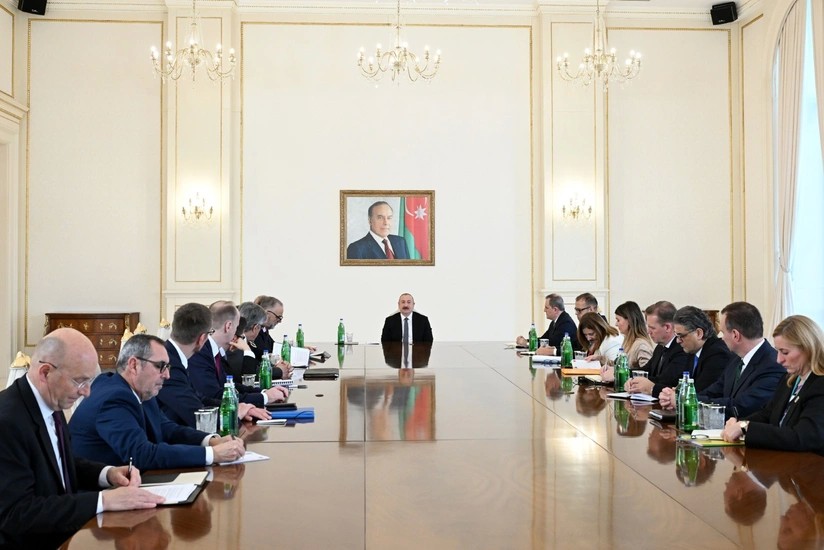 Президент Ильхам Алиев принял делегацию НАТО
 