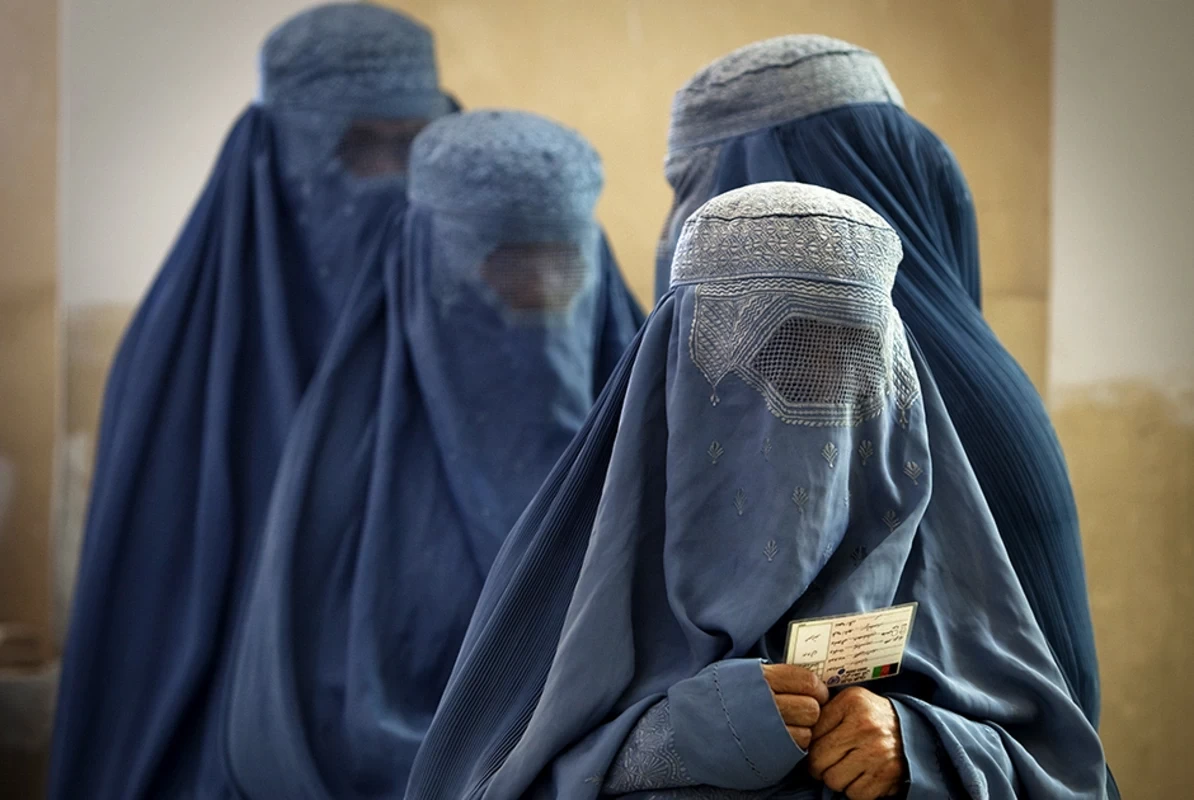 Талибы запретили женщинам без бурок посещать больницы
 