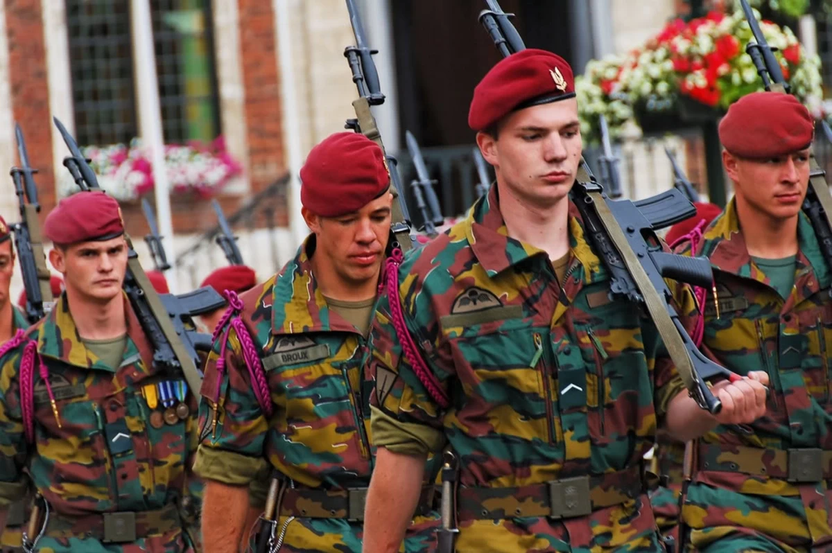 В Бельгии 17-летним подросткам разослали рекомендации пойти в армию
 