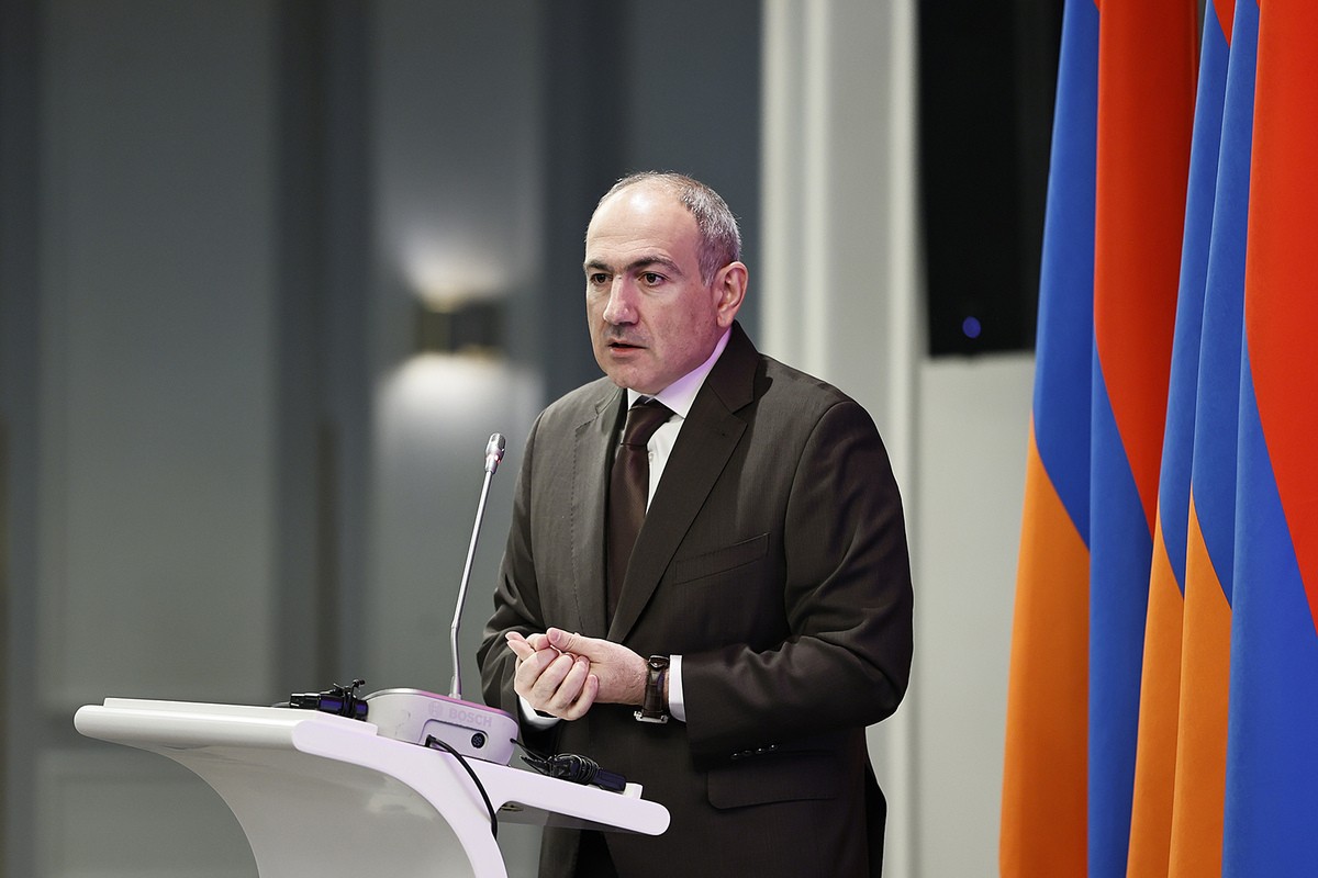 Пашинян против Саркисяна и Кочаряна: Они предлагают вернуться к сценарию, реализованному под покровительством КГБ
 