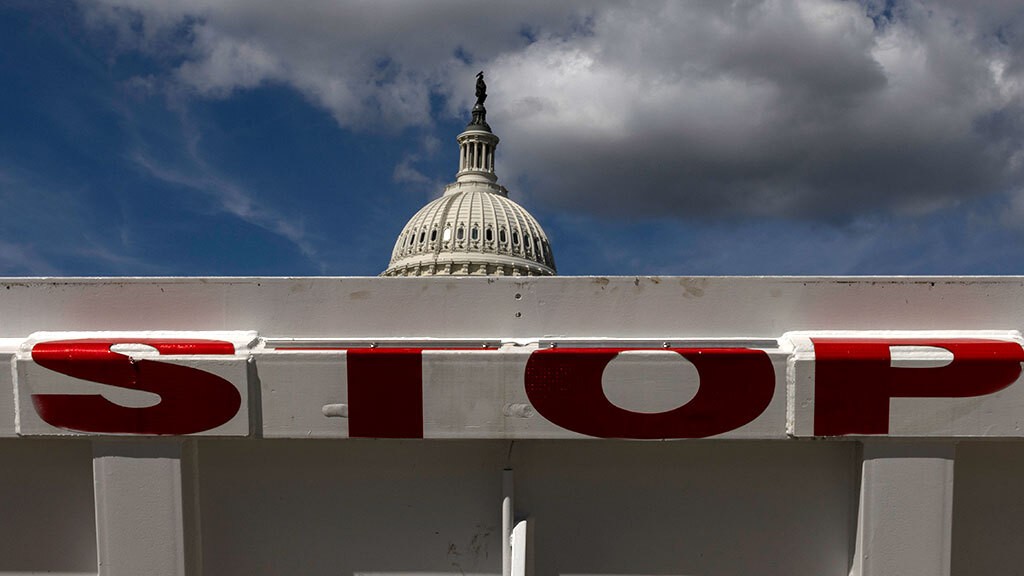 Последствия шатдауна устранить пока не удается
 