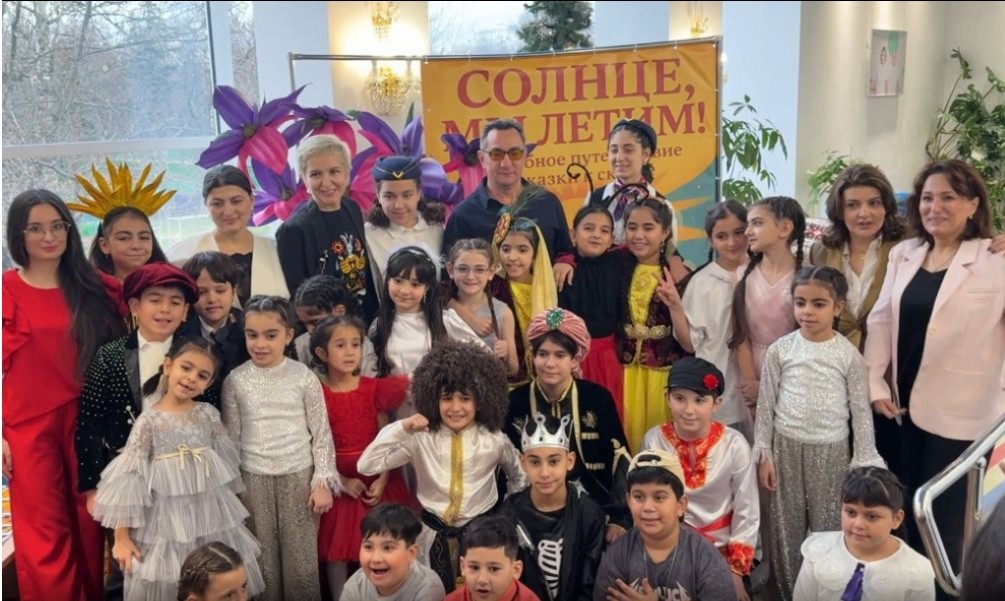 Дети из Москвы отправились в сказочное путешествие в Баку, чтобы вернуть солнце
 