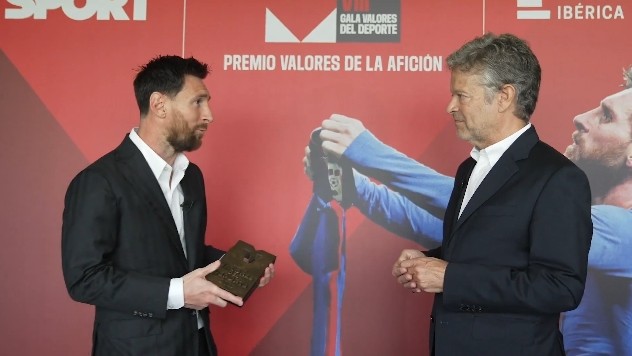 Лионель Месси признан лучшим игроком в истории "Барселоны"
 