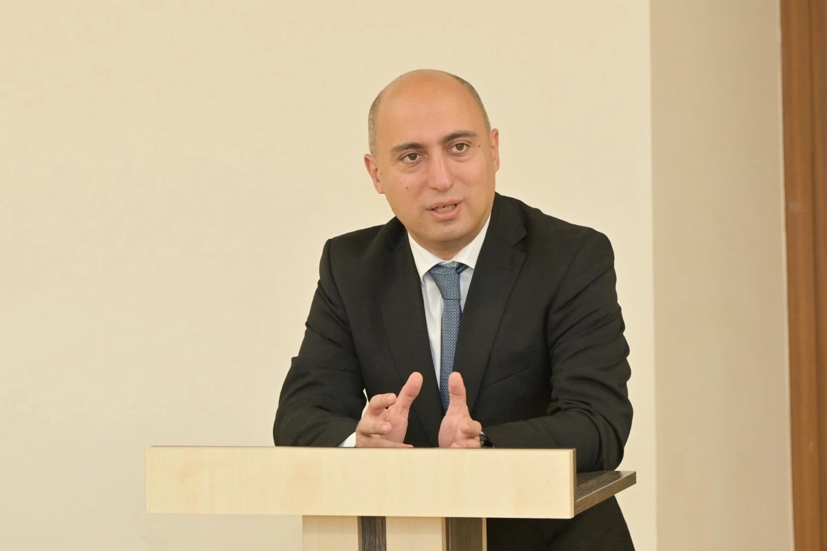 Министр: Самые низкие показатели зафиксированы среди учителей начальных классов
 