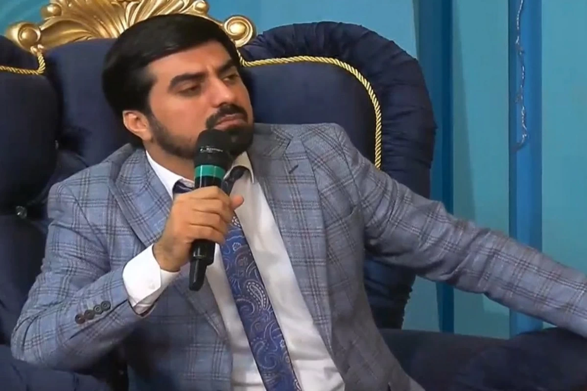 Из-за певца Пюнхана Пириева на телеканал прибыла полиция: его помощника доставили в отделение - ВИДЕО
 