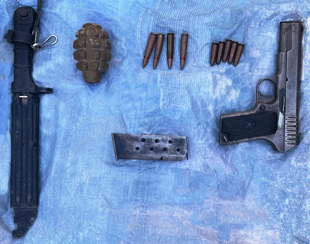 Правоохранители обнаружили тайник с оружием в Гяндже, принадлежащий заключенному
 