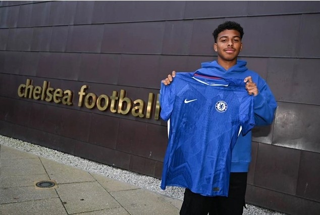 Сын Тьяго Силвы подписал контракт с "Челси"
 