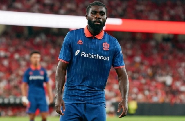 Два футболиста "Ниццы" пострадали после нападения болельщиков
 