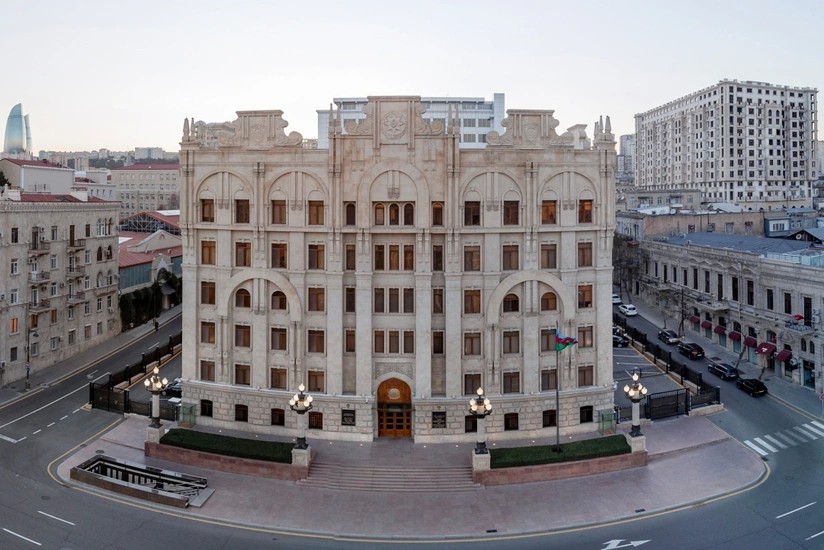 В Баку задержаны 12 человек по подозрению в организации незаконной продажи социального жилья
 