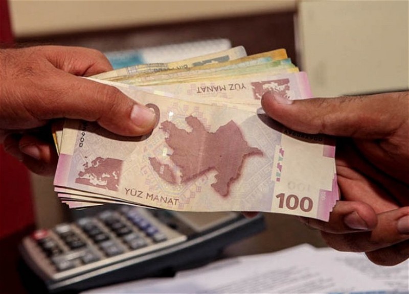 Названы отрасли с самой высокой и самой низкой зарплатой среди наемных работников
 