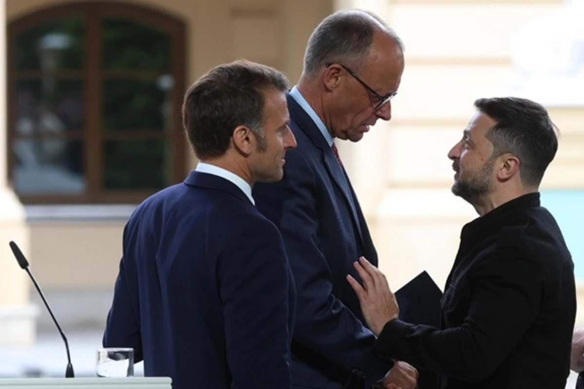 СМИ: Европа убеждает Зеленского не соглашаться на требования РФ без гарантий со стороны США
 