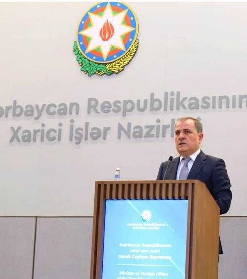 Байрамов: Визиты на высшем уровне вносят значительный вклад в отношения Азербайджана и Ирана
 