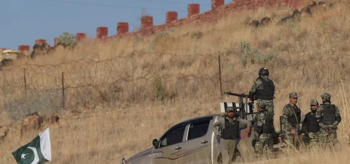 В Пакистане 6 военнослужащих погибли в результате вооруженного нападения
 