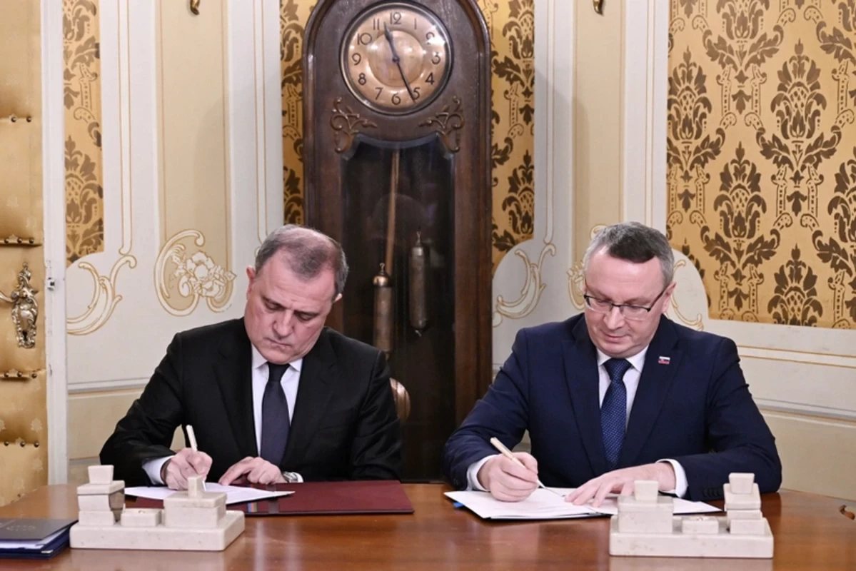 В Братиславе подписан ряд документов между Азербайджаном и Словакией
 