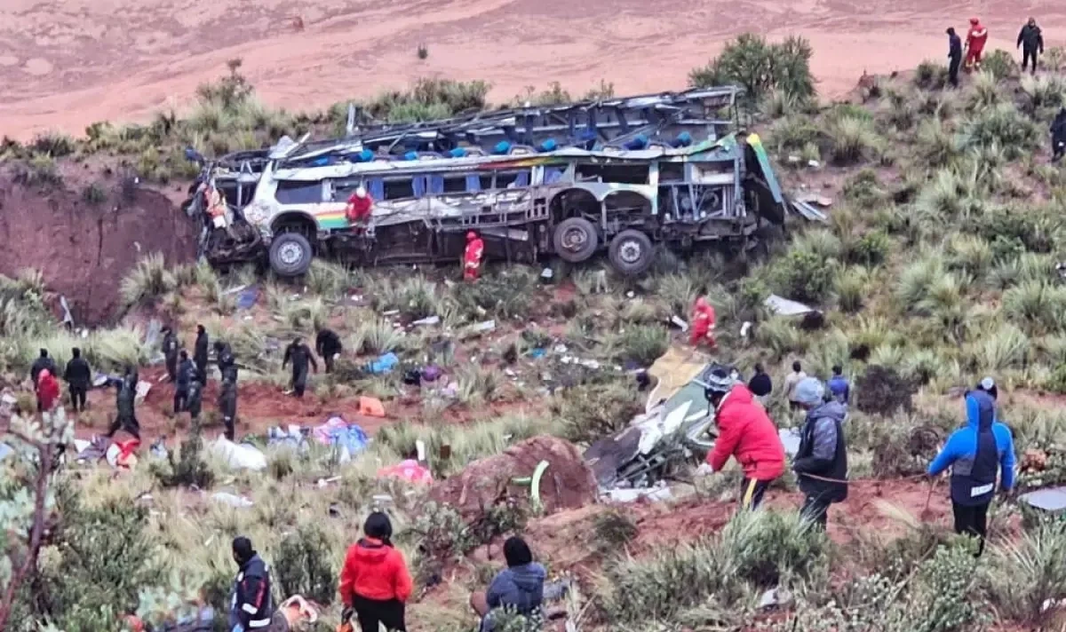 В Боливии восемь человек погибли в ДТП с автобусом
 