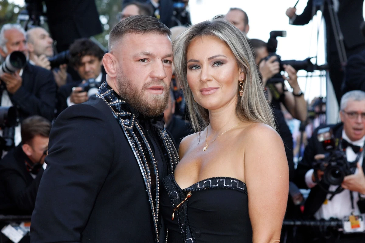 Конор Макгрегор женится на матери своих детей спустя 17 лет отношений
 