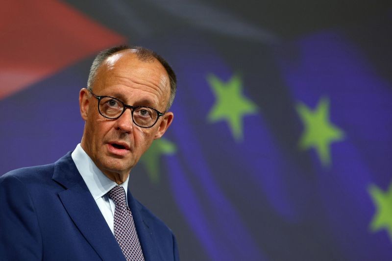 Мерц заверил, что европейцы на Украине смогут дать отпор России
 