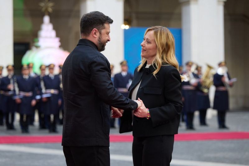 В Британии оценили роль премьера Италии в урегулировании конфликта на Украине
 