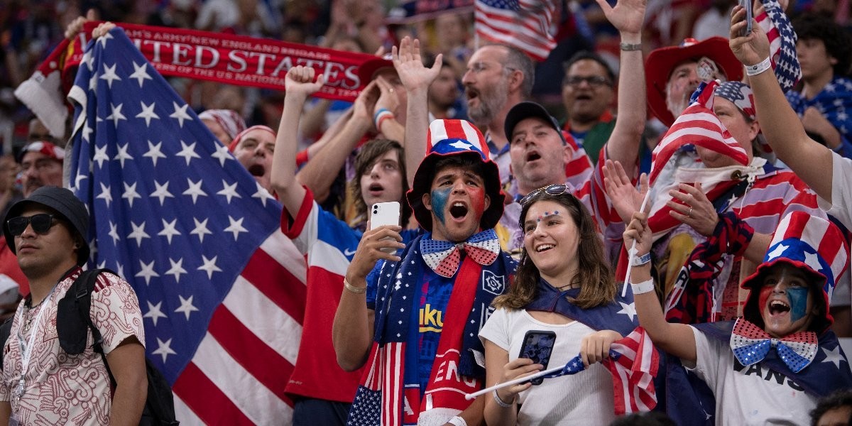 Американцы считают, что Трамп выходит за рамки полномочий
 