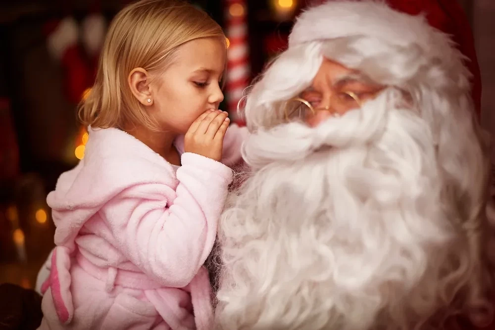 Психологи объяснили, может ли вера в Деда Мороза навредить ребенку
 