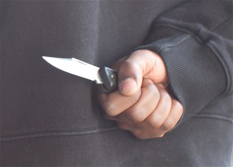 В Гяндже 15-летний подросток получил ножевое ранение
 