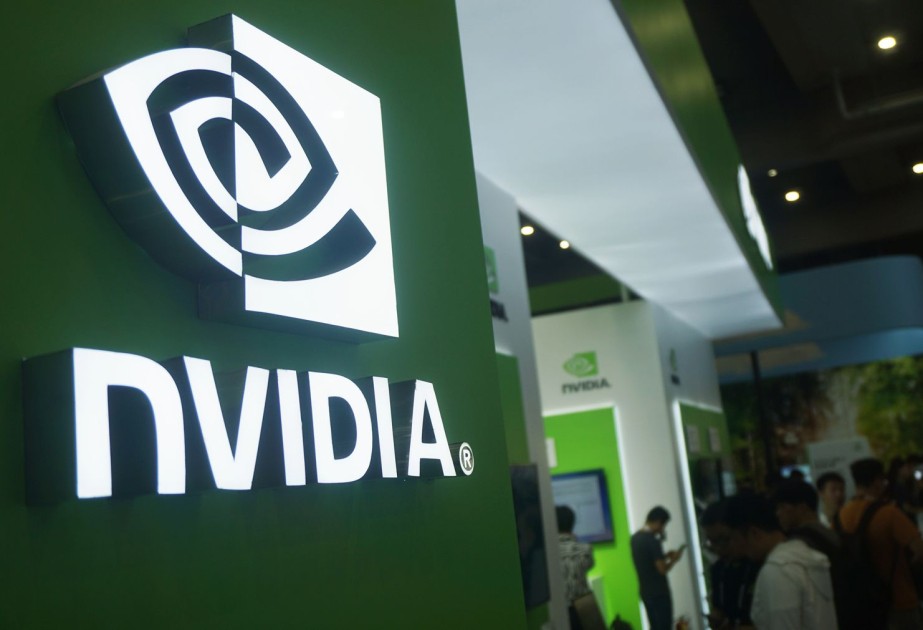 Nvidia приобретает активы разработчика чипов Groq
 